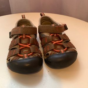 Keen boys sandals